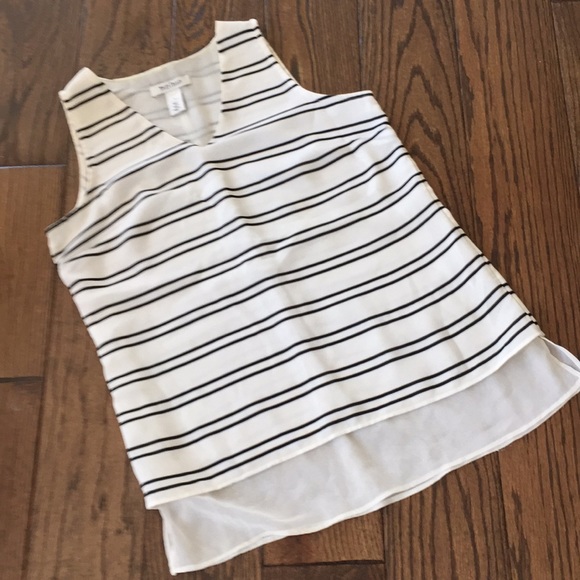 White House Black Market Tops - White House Black Market Top - Size 4